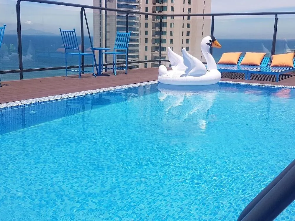 Royal Family Hotel Дананг